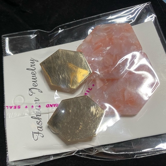 pink marble hexagonal drop earrings - Picture 5 of 5